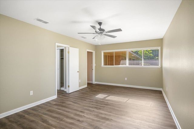 400 W Perry Pl, Carthage, TX 75633