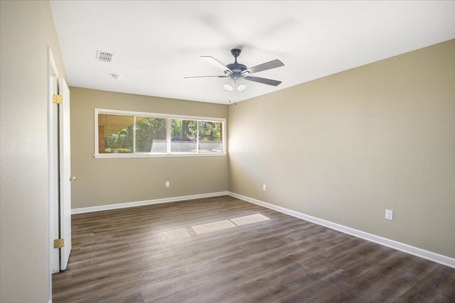 400 W Perry Pl, Carthage, TX 75633