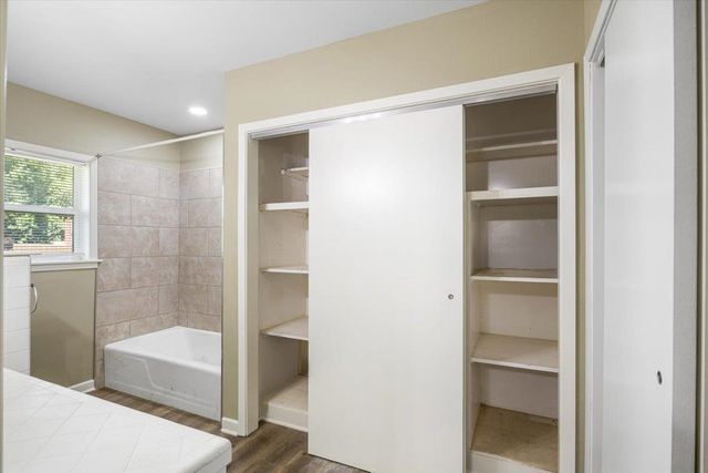 400 W Perry Pl, Carthage, TX 75633