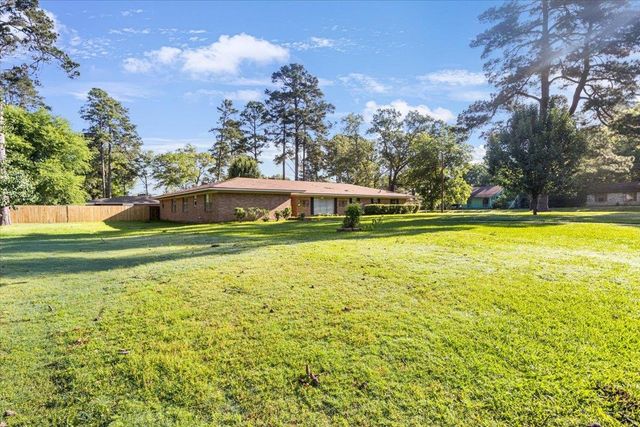 400 W Perry Pl, Carthage, TX 75633