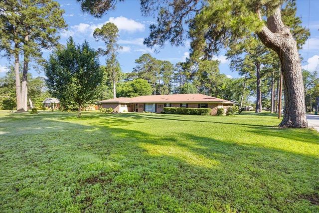 400 W Perry Pl, Carthage, TX 75633