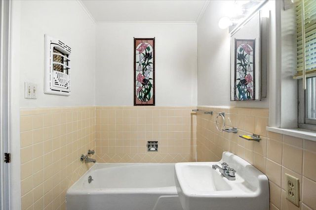 400 W Perry Pl, Carthage, TX 75633