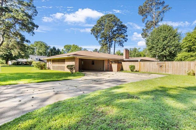 400 W Perry Pl, Carthage, TX 75633