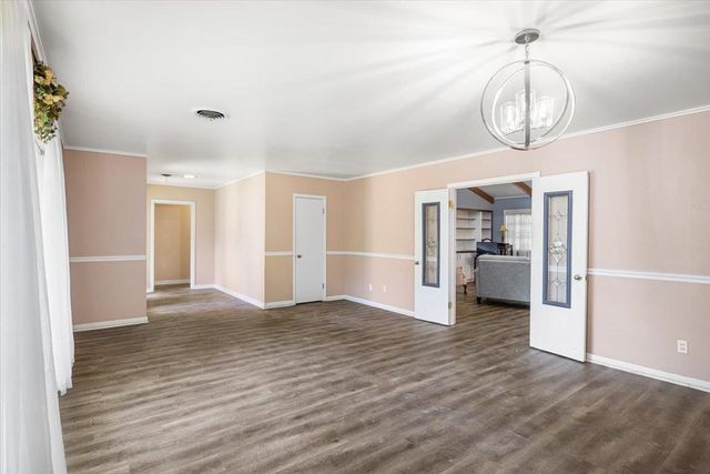 400 W Perry Pl, Carthage, TX 75633