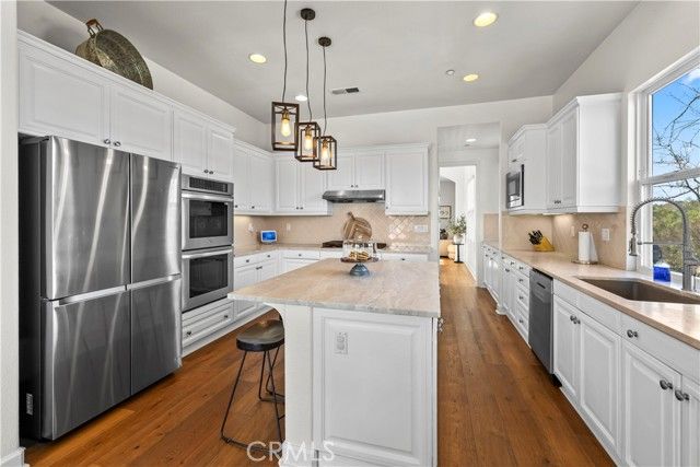 380 Highland Oaks Court, Fallbrook, CA 92028