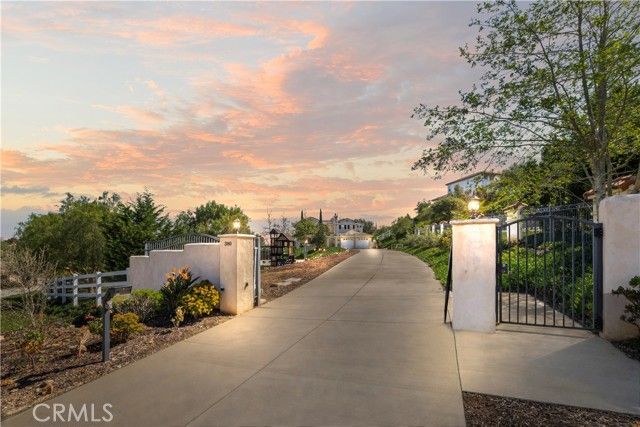 380 Highland Oaks Court, Fallbrook, CA 92028