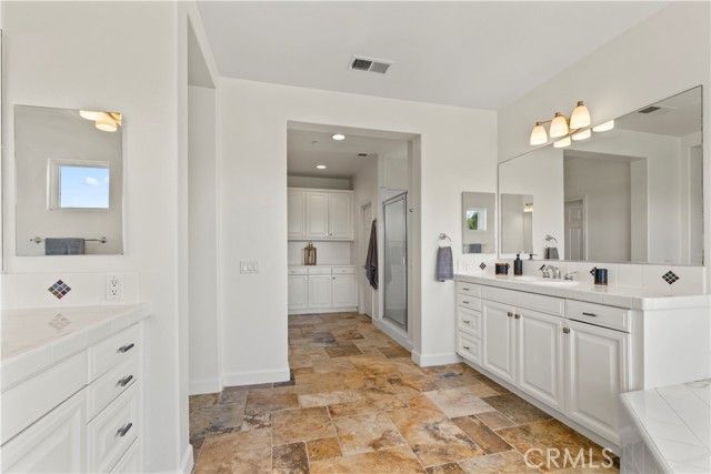 380 Highland Oaks Court, Fallbrook, CA 92028