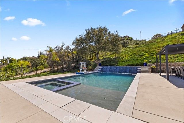 380 Highland Oaks Court, Fallbrook, CA 92028