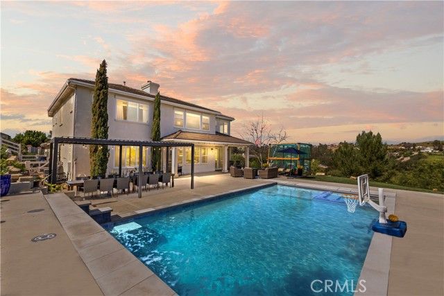 380 Highland Oaks Court, Fallbrook, CA 92028