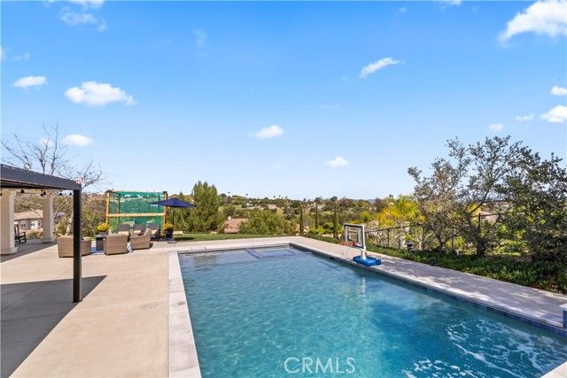 380 Highland Oaks Court, Fallbrook, CA 92028