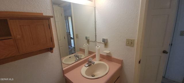 628 BLUFF CANYON Circle, El Paso, TX 79912