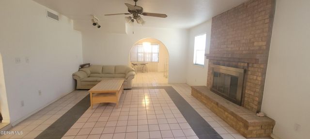 628 BLUFF CANYON Circle, El Paso, TX 79912