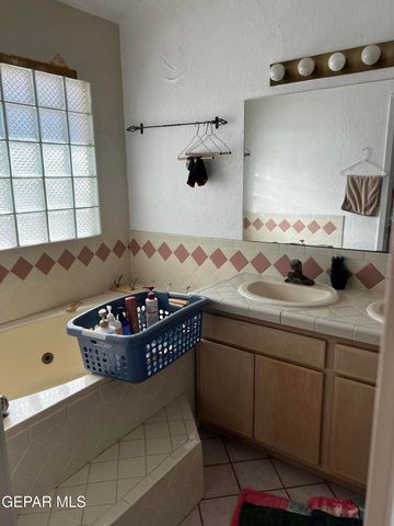 628 BLUFF CANYON Circle, El Paso, TX 79912