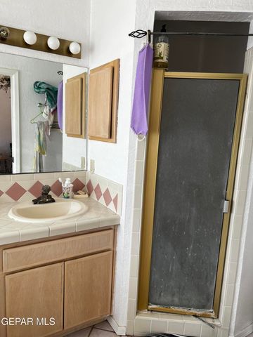 628 BLUFF CANYON Circle, El Paso, TX 79912