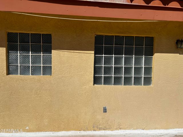 628 BLUFF CANYON Circle, El Paso, TX 79912