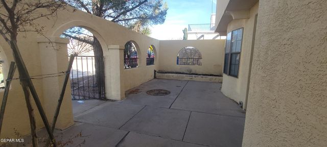 628 BLUFF CANYON Circle, El Paso, TX 79912