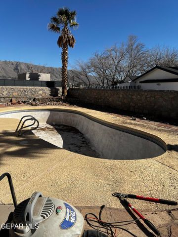 628 BLUFF CANYON Circle, El Paso, TX 79912