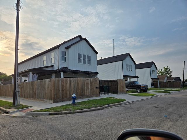 2817 Daun Street, Houston, TX 77039