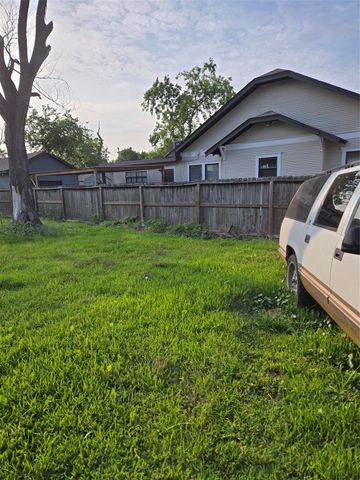 2817 Daun Street, Houston, TX 77039