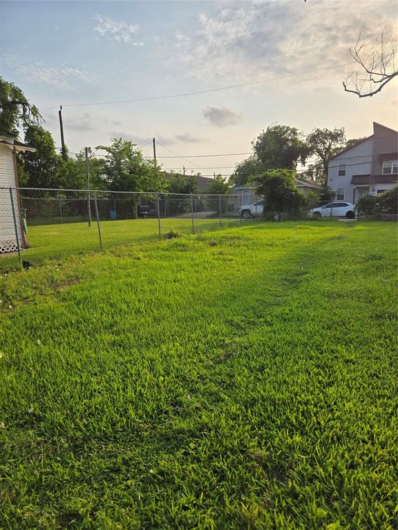 2817 Daun Street, Houston, TX 77039