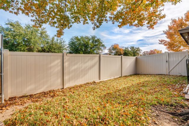 2823 Traildust Drive, Dallas, TX 75237