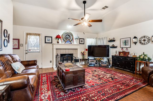 2823 Traildust Drive, Dallas, TX 75237