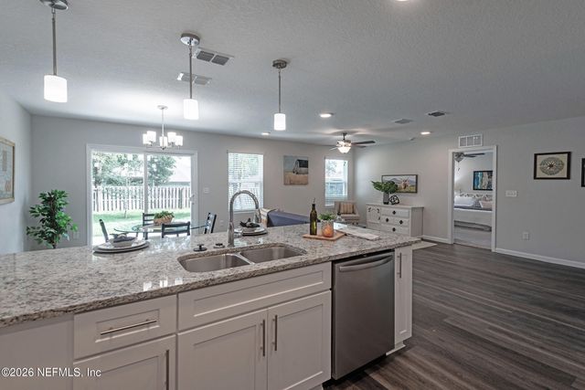 2226 LONGREENE Road S, Jacksonville, FL 32218