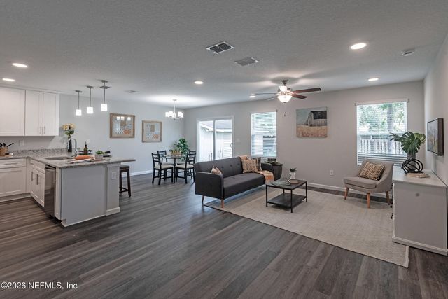 2226 LONGREENE Road S, Jacksonville, FL 32218