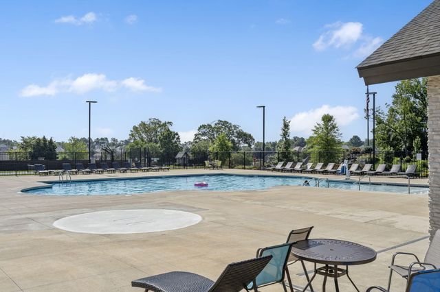 6040 S Kings Avenue, Springfield, MO 65810