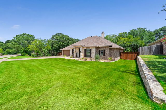 508 Oak Forest Court, Kennedale, TX 76060