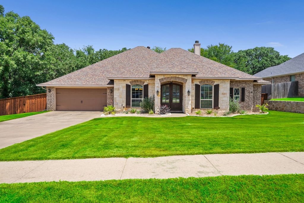 508 Oak Forest Court, Kennedale, TX 76060