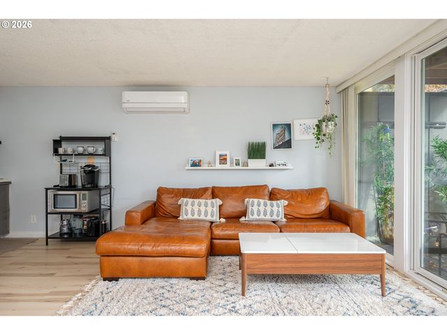 100 KERR Pkwy, Lake Oswego, OR 97035