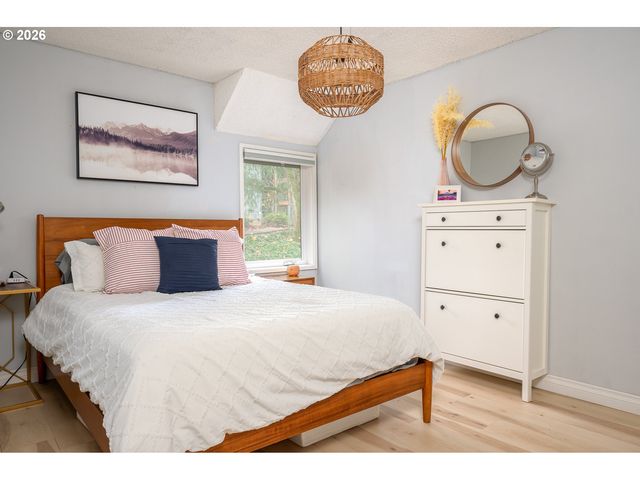 100 KERR Pkwy, Lake Oswego, OR 97035