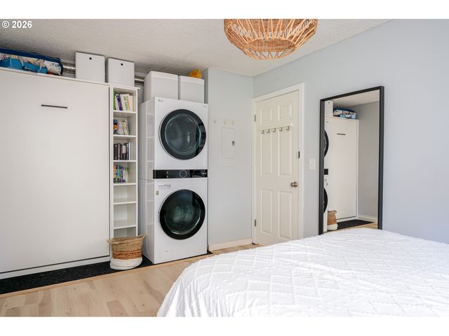 100 KERR Pkwy, Lake Oswego, OR 97035