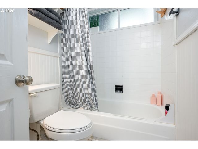 100 KERR Pkwy, Lake Oswego, OR 97035