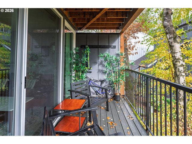 100 KERR Pkwy, Lake Oswego, OR 97035