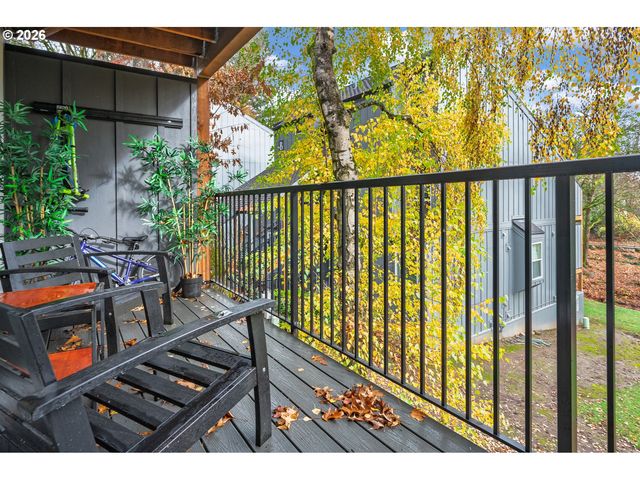 100 KERR Pkwy, Lake Oswego, OR 97035