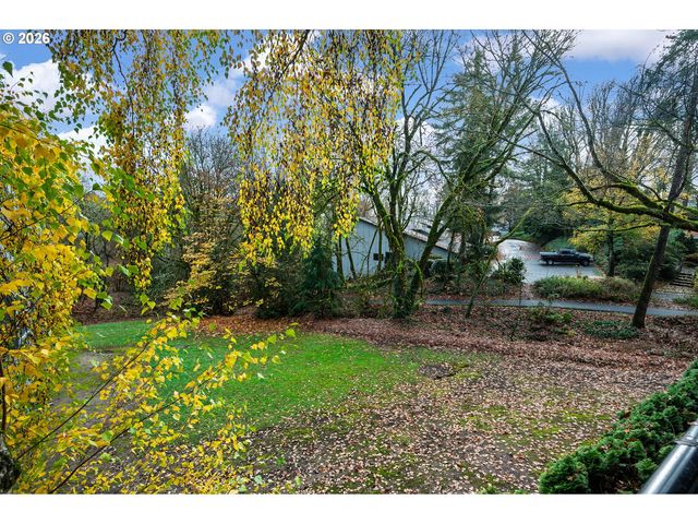 100 KERR Pkwy, Lake Oswego, OR 97035