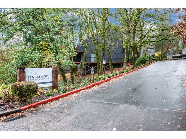 100 KERR Pkwy, Lake Oswego, OR 97035