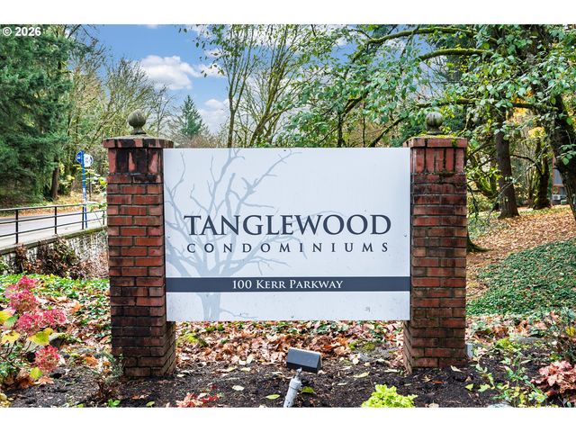 100 KERR Pkwy, Lake Oswego, OR 97035