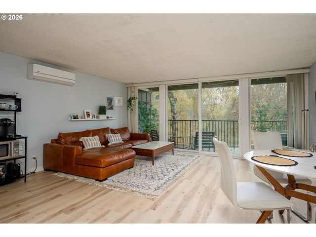 100 KERR Pkwy, Lake Oswego, OR 97035