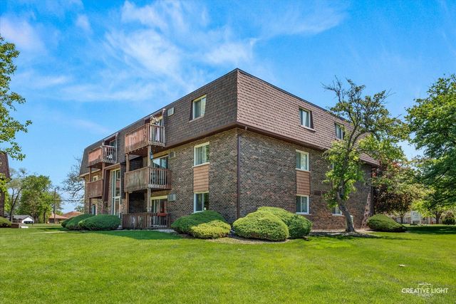 19330 Wolf Road 9, Mokena, IL 60448