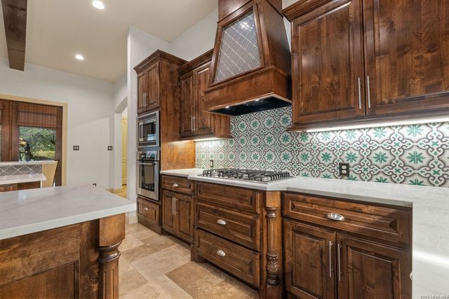 1955 OAKLAND BND, San Antonio, TX 78258