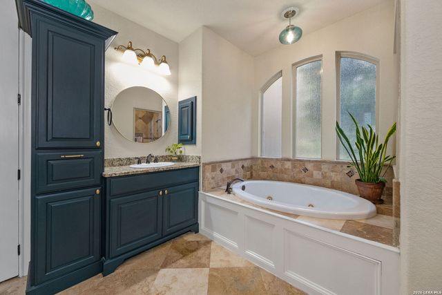 1955 OAKLAND BND, San Antonio, TX 78258