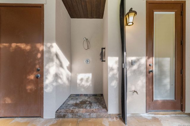 1955 OAKLAND BND, San Antonio, TX 78258