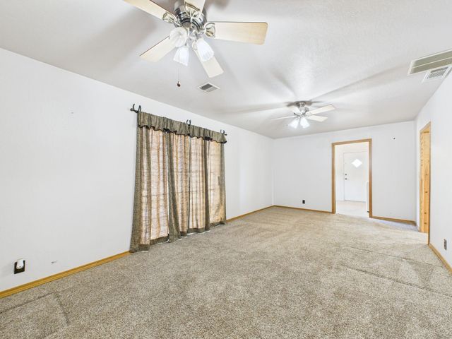 5601 N 127th St E, Wichita, KS 67226