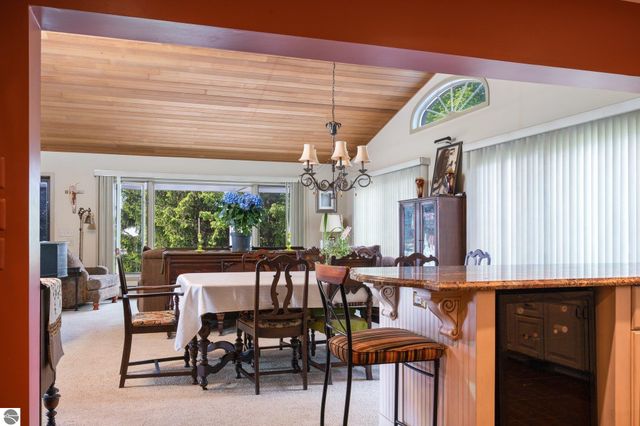 10343 E Hilltop Road, Suttons Bay, MI 49682