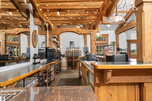 10343 E Hilltop Road, Suttons Bay, MI 49682