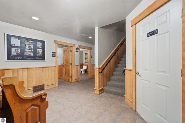 10343 E Hilltop Road, Suttons Bay, MI 49682