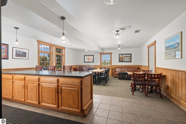 10343 E Hilltop Road, Suttons Bay, MI 49682